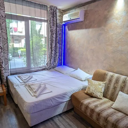 Compact With An Indoor Pool Near Cacao By Flаt Manаger Daire