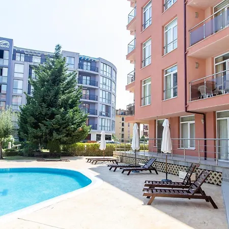 Compact With An Indoor Pool Near Cacao By Flаt Manаger *