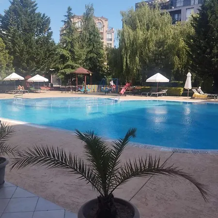 Compact With An Indoor Pool Near Cacao By Flаt Manаger 써니비치